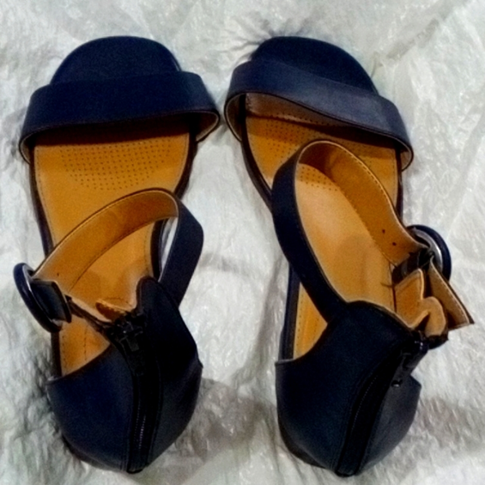 Women's shoes